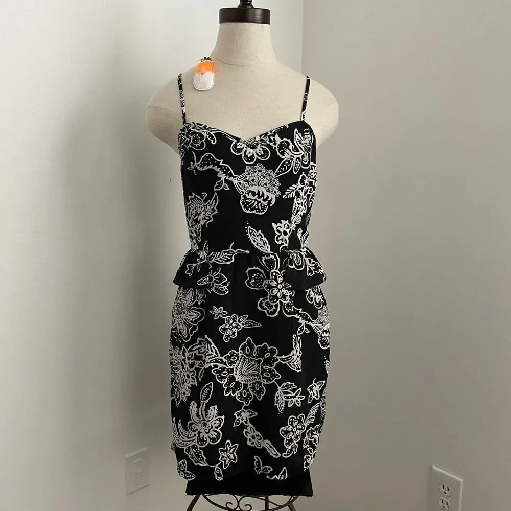 American Eagle Black & White Floral Peplum Dress Size 4 - Picture 1 of 15